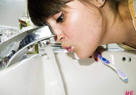 若い熟女OnlyFans ホットポルノ 写真