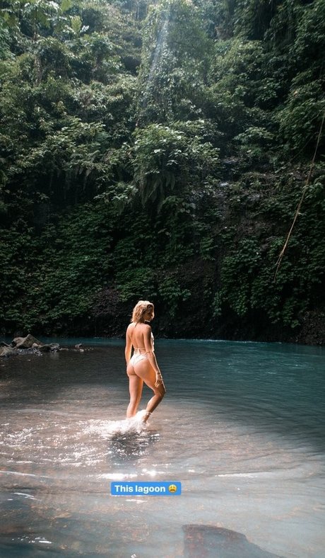 Shantel VanSanten top profile image