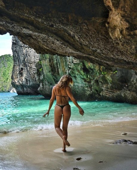 膨らみ OnlyFans ポルノ 画像