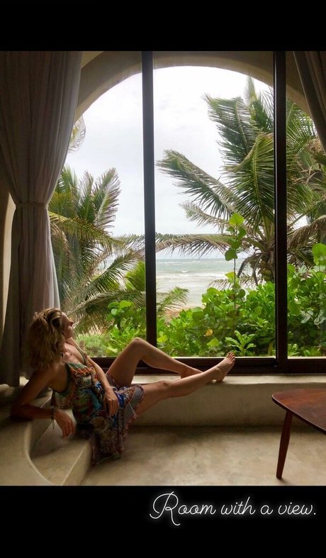 ニューハーフ ドミナトリックス OnlyFans ホットセクシー 画像