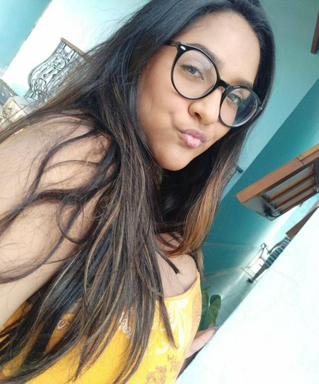 ティーンシーメールOnlyFans 美しいヌード ギャラリー