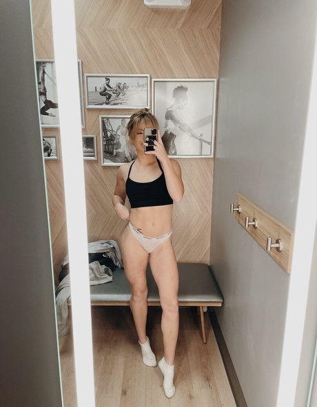 エボニーフィットネスOnlyFans ヌード 写真