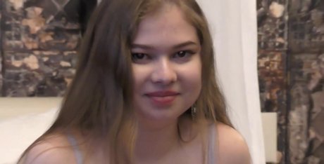 Meow Miu ポルノモデル 写真