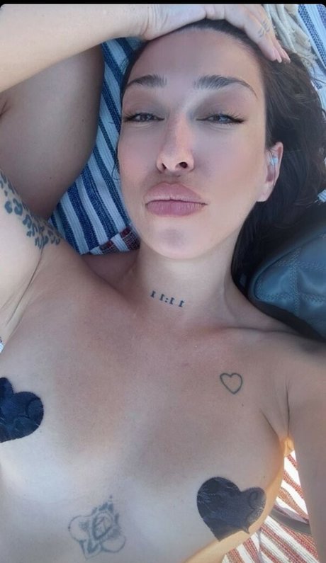 Tzouma Mym ポルノスター エロティック 写真