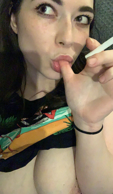 黒髪の熟女OnlyFans HD 画像