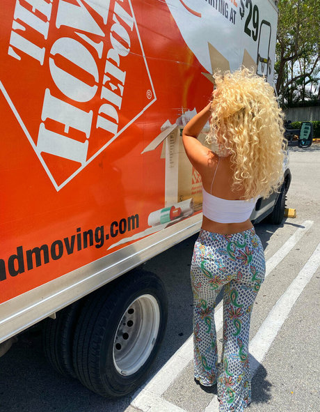 OnlyFansの無料動画 美しいヌード 写真