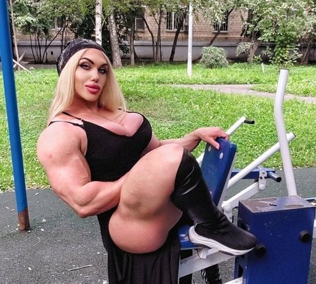 Nataliya Amazonka セックススター 写真