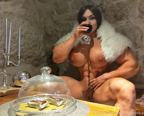 Nataliya Amazonka ホット女優 写真