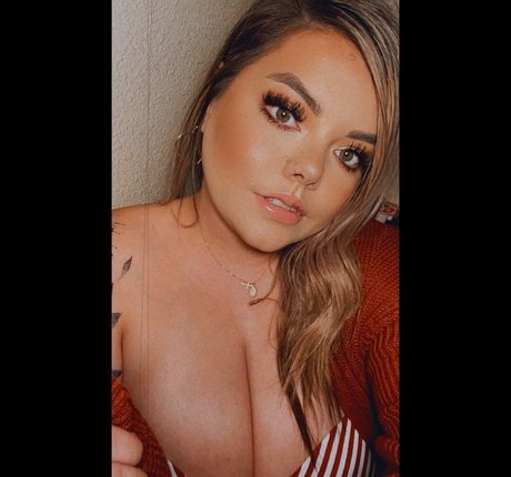 Lilly Zamora トップスター 画像