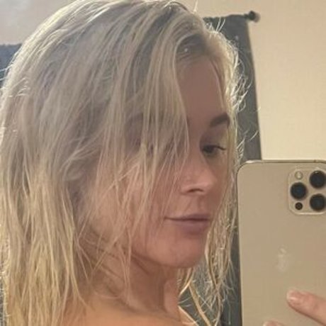 Hallehub モデル 写真