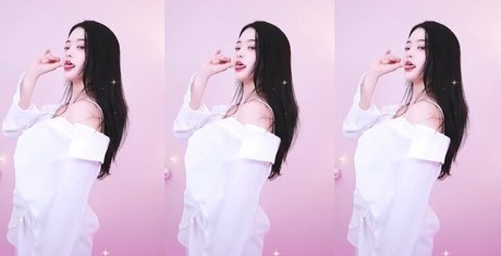 somsom o0o エロティック女優 写真