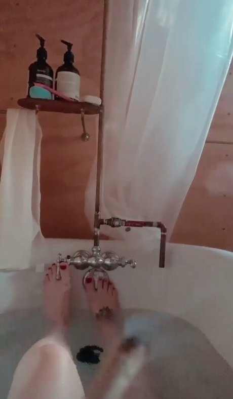 Vanessa Dora Lavorato ヌードモデル 写真