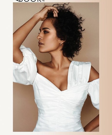 Agam Darshi スターセックス 写真