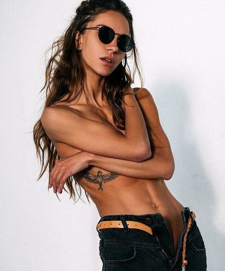 アジアンタトゥー OnlyFans アダルト 写真