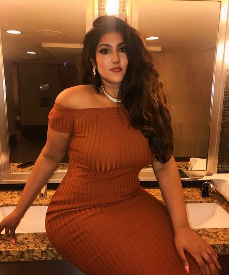 スターティーンオンリーファンズ ホット 写真