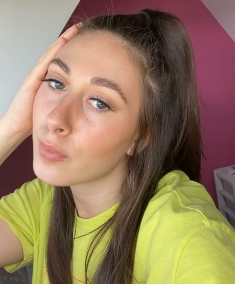 Soph Alice スター ヌード 画像