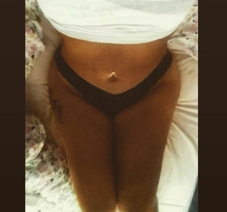 Megan Carys Gomer 美しいスター 写真