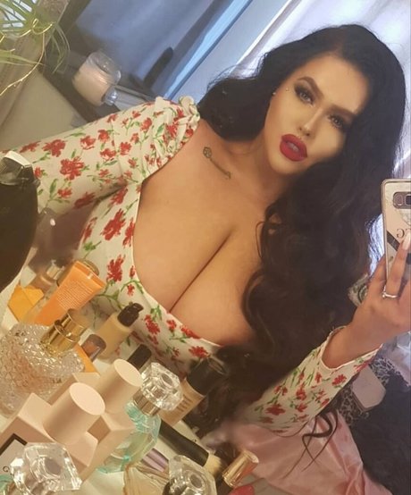 Megan Carys Gomer ポルノ女優 画像