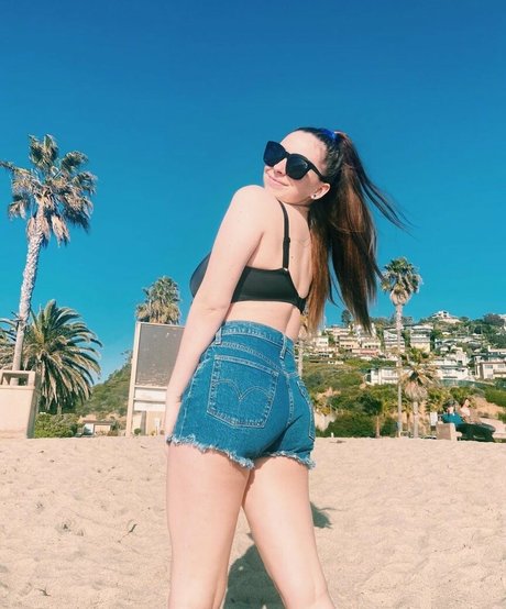 Lily Patrick トップスター 写真