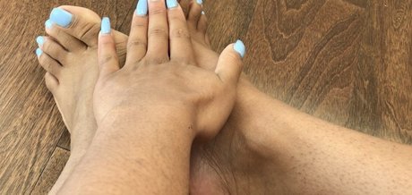 ブルネットの教師OnlyFans ポルノグラフィック 画像