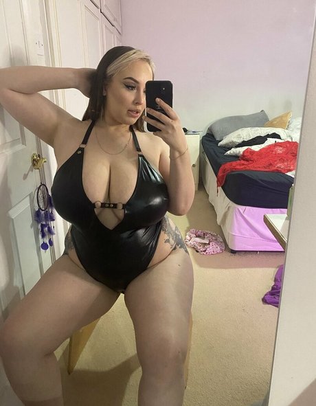 肉厚マンコOnlyFans ヌード 画像