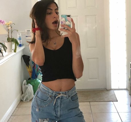 Antoenella ポルノスター 美しい 画像