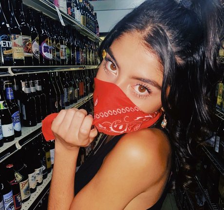 Antoenella 完璧なポルノスター 写真