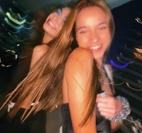 Antoenella ポルノスター 写真