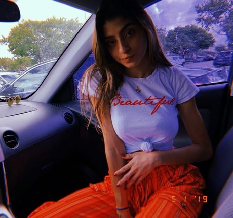 Antoenella ホットモデル 写真