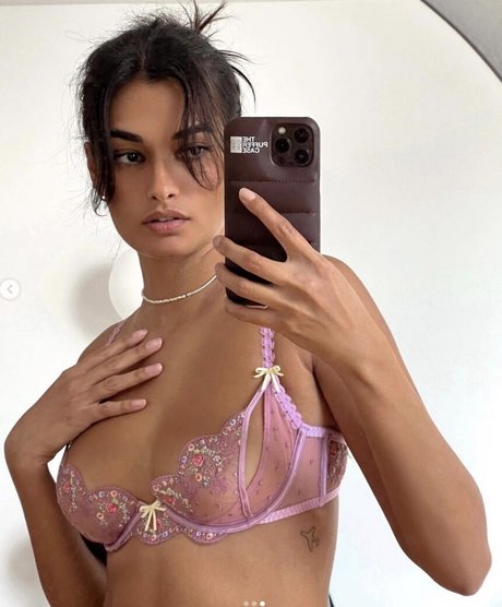Gizele Oliveira 裸モデル 画像