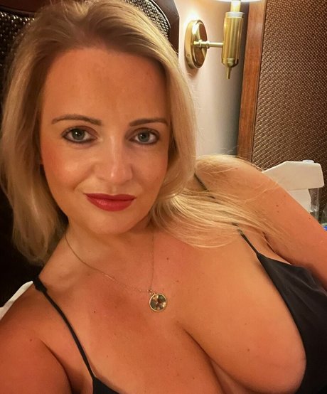 Kirsty Eccleston 素敵なスター 画像