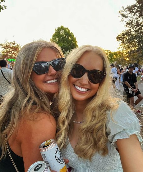 Emily Mather ポルノスター 裸 写真