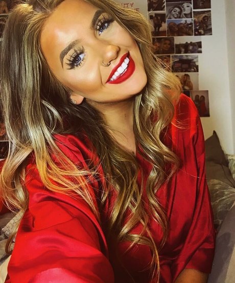 Emily Mather セクシーモデル 写真