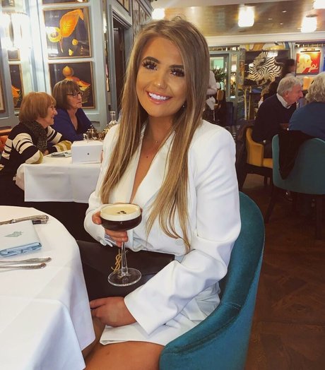 Emily Mather 無料女優 写真