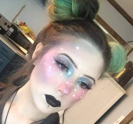 MoreGodheadtestifies ポルノスター エロティック 画像