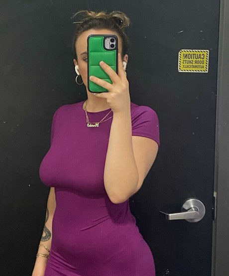 Annie Marie Sauve かわいいポルノスター 写真