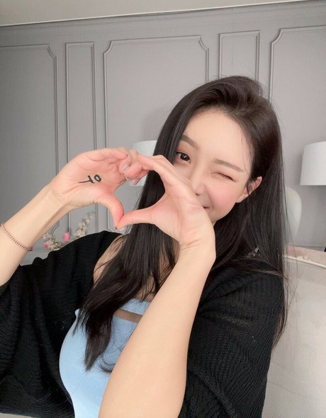 tamimi 裸のポルノスター 画像