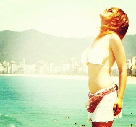 Kami Queiroz 素敵なモデル 写真