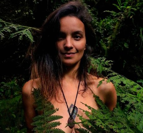 Kami Queiroz xxxスター 画像