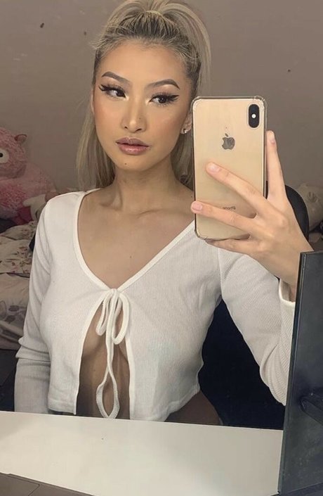 Nancy Huynh ポルノスター 独占 ギャラリー