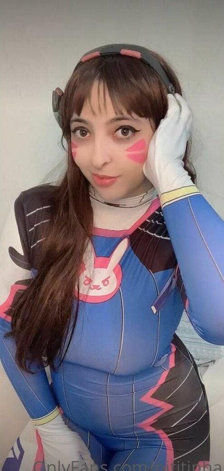 Pititinha Games 裸のポルノスター 写真