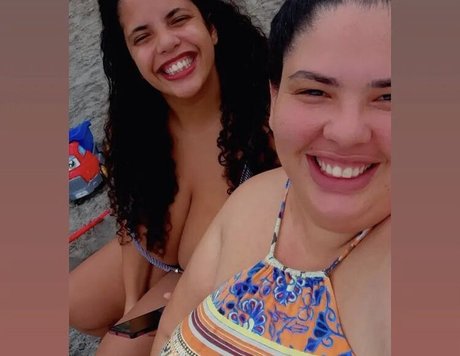 Mayla Coimbra 裸のスター 写真