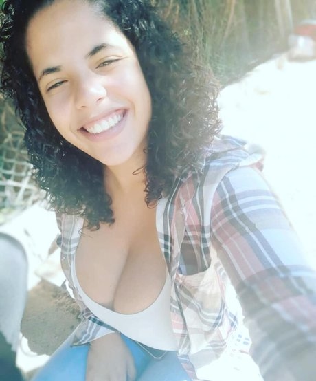 Mayla Coimbra 素敵な女優 写真