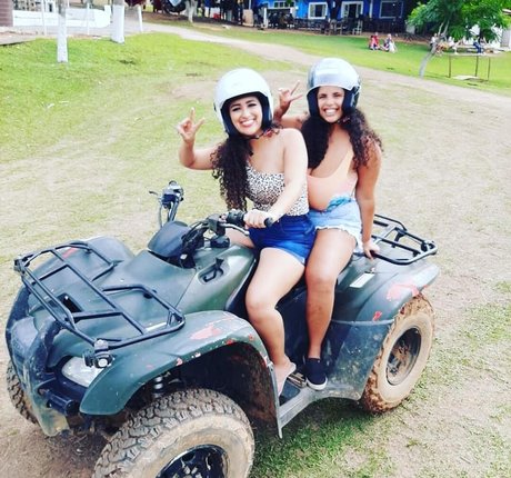 チンコを持つ女たち OnlyFans 限定 写真