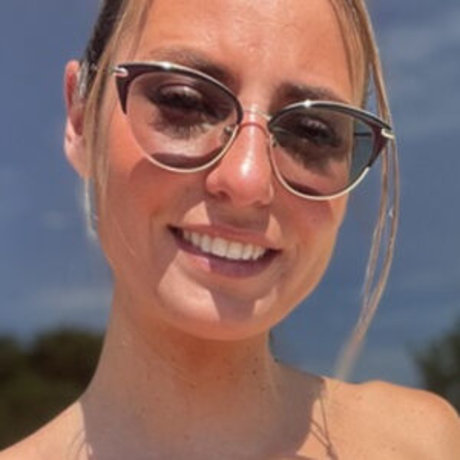 おばあちゃんの巨乳OnlyFans 裸 ギャラリー