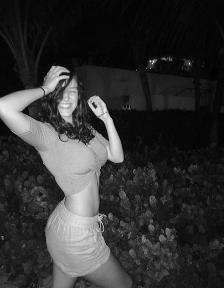 大きなお尻のアジア人OnlyFans ホットxxx 写真