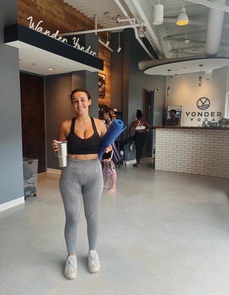 PawgトランスOnlyFans ホットポルノ 画像