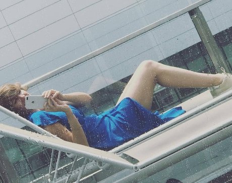 痩せた金髪の熟女OnlyFans 限定 画像