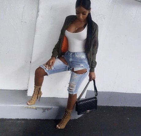 Realamarie ホットなモデル 写真