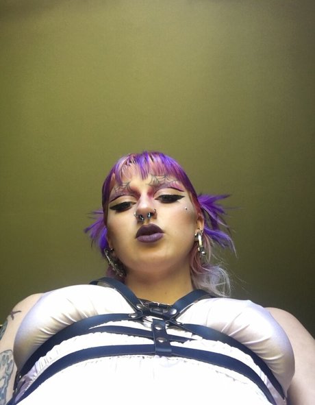 gothbimboxxx 無料モデル 写真